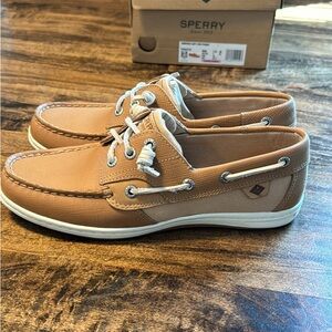 New in box women’s sperry shoes size 7.5
